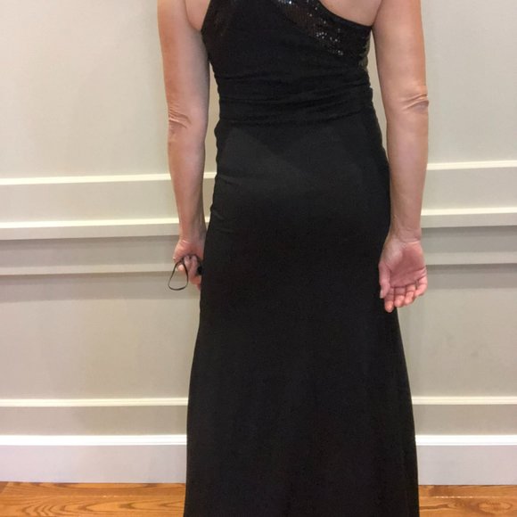 Elegant Black Long Dress - Picture 3 of 16
